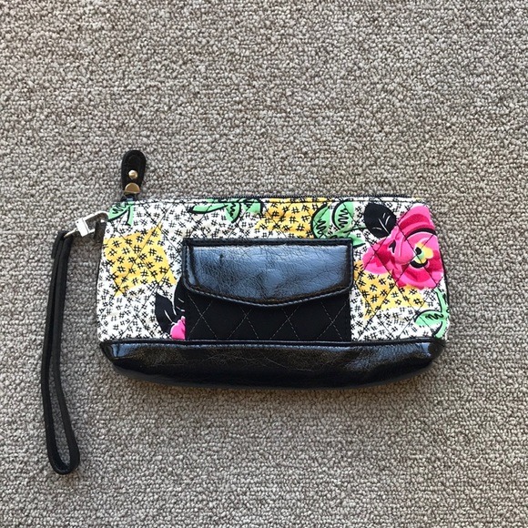 VERA BRADLEY WRISTLET PATCHWORK NWOT - Picture 1 of 6